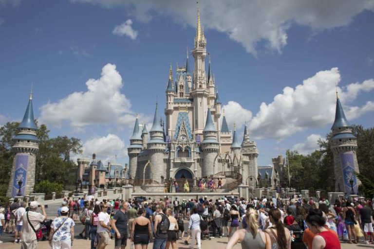 Disney World And Disneyland Tips For Your Next Family Vacation